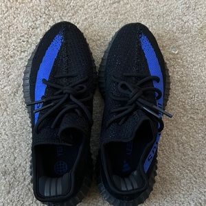Yeezy Boost 350 V2 Dazzling Blue